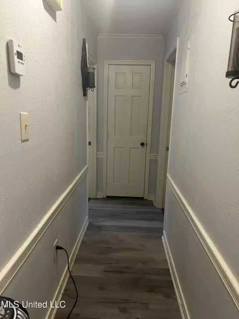 Entry Way - 5785 E Sedgwick Ct, Jackson, MS 39211 photo 1 of 1