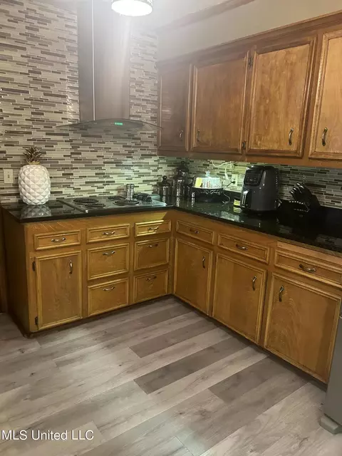 Kitchen - 5785 E Sedgwick Ct, Jackson, MS 39211 photo 1 of 2