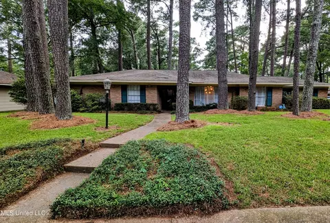 5365 Kaywood Dr, Jackson, MS 39211