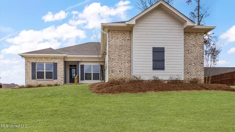 226 Copper Creek Dr, Clinton, MS 39056