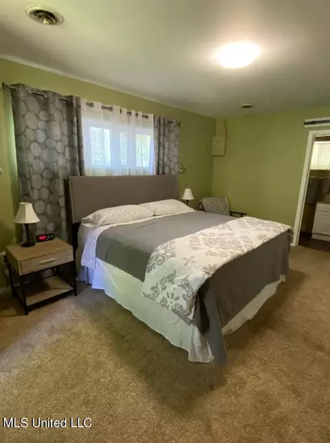 Bedroom - 378 Naples Rd, Jackson, MS 39206 photo 4 of 6