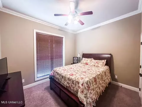 Bedroom - 515 Springhill Xing, Brandon, MS 39047 photo 2 of 3