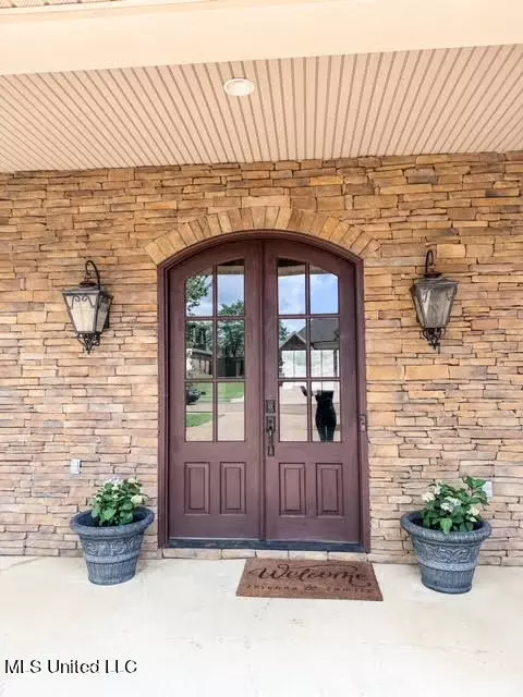 Entry Way - 515 Springhill Xing, Brandon, MS 39047 photo 1 of 3