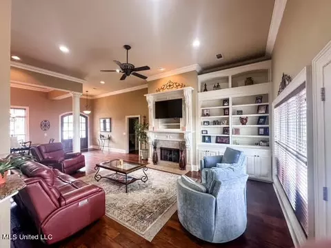 Living - 515 Springhill Xing, Brandon, MS 39047 photo 2 of 2