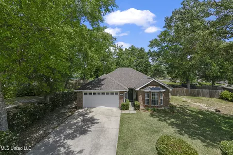 5621 Ahoni St, Diamondhead, MS 39525