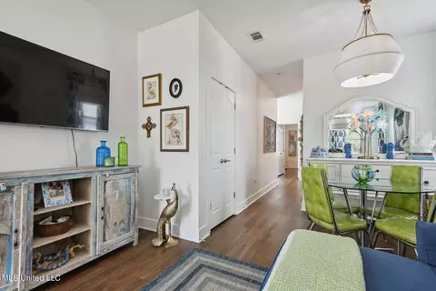 Dining - 215 E Second St #1-A, Pass Christian, MS 39571 photo 1 of 2
