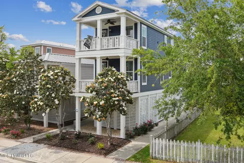 Exterior - 215 E Second St #1-A, Pass Christian, MS 39571 photo 5 of 5