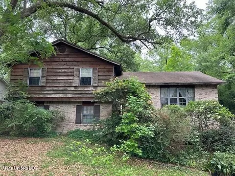 2550 Davidson Rd, Ocean Springs, MS 39564
