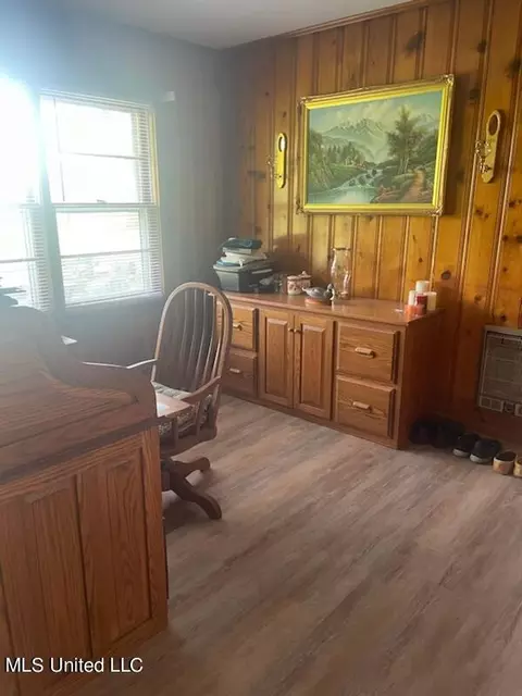 405 E Oak St, Como, MS 38619 photo 3