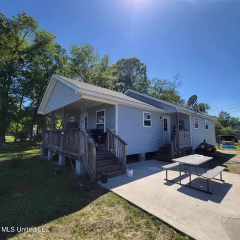8273 Florida Ave, Gulfport, MS 39501