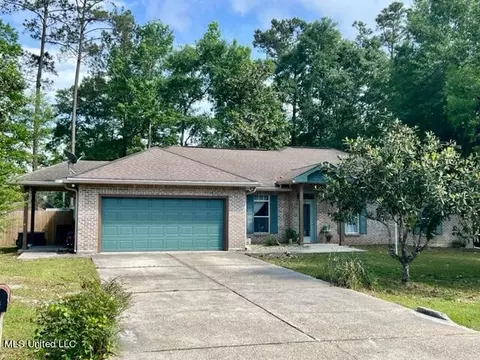 8351 Makiki Dr, Diamondhead, MS 39525