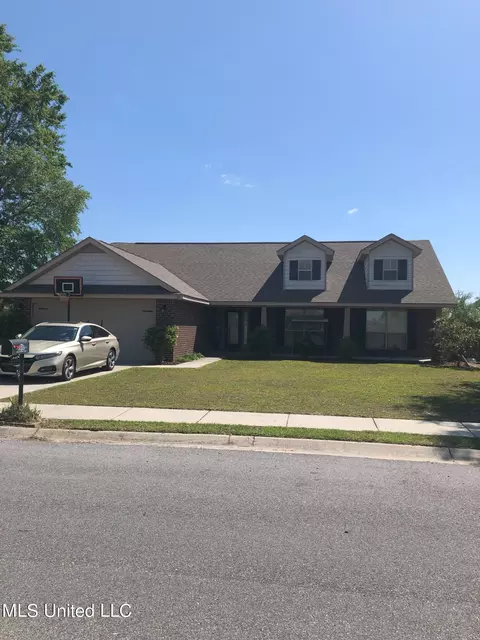 128 Saltmeadow Cir, Ocean Springs, MS 39564
