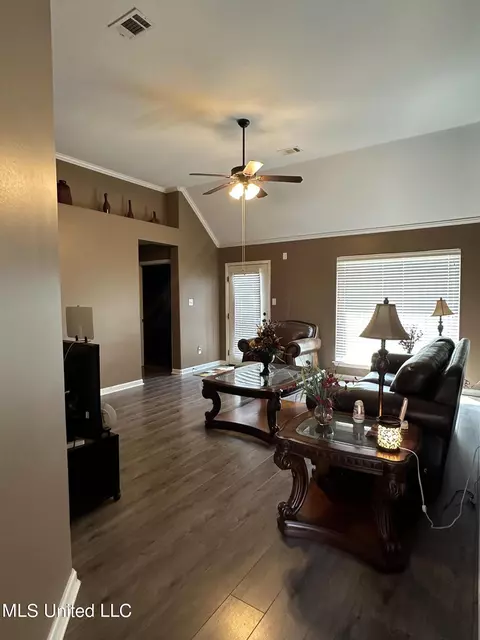 13477 Berkstone Loop, Olive Branch, MS 38654 photo 4