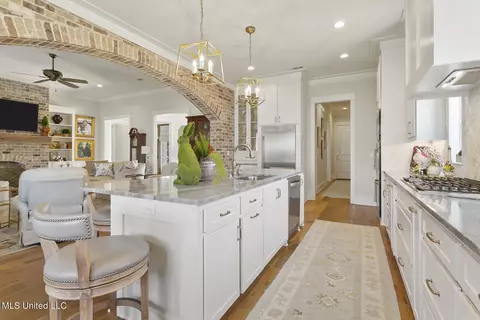 Kitchen - 469 Brazos Dr, Brandon, MS 39047 photo 1 of 8