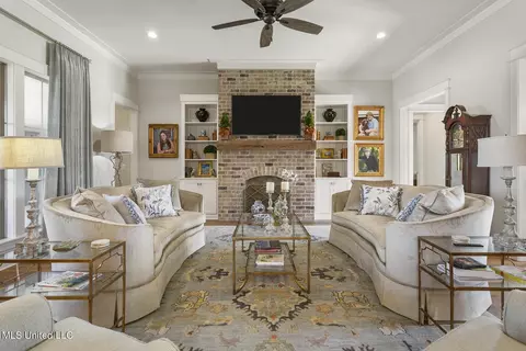 Living - 469 Brazos Dr, Brandon, MS 39047 photo 1 of 4