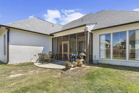 Exterior - 469 Brazos Dr, Brandon, MS 39047 photo 5 of 6