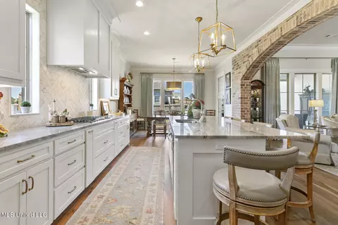 Kitchen - 469 Brazos Dr, Brandon, MS 39047 photo 3 of 8
