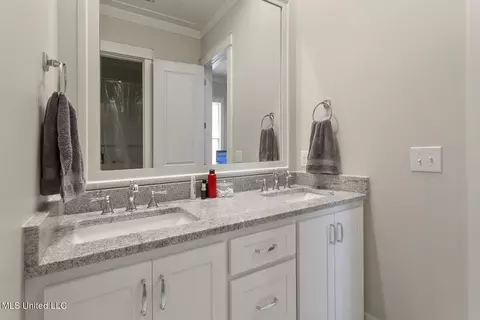 Bath - 469 Brazos Dr, Brandon, MS 39047 photo 6 of 6