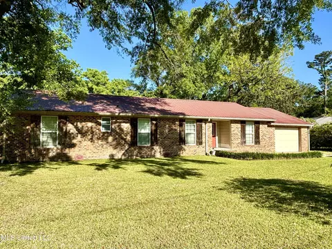 121 Dick Kennedy Rd, Picayune, MS 39466