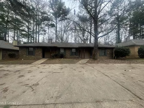 2065 Cooperwell Dr #A & B, Jackson, MS 39204