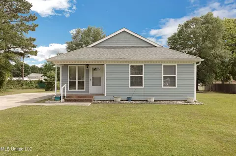 19611 Brighton Dr, Saucier, MS 39574