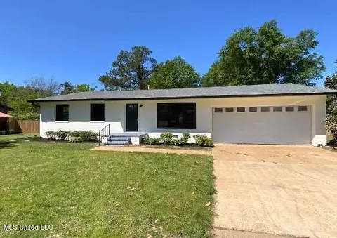 504 Gordon Dr, Holly Springs, MS 38635