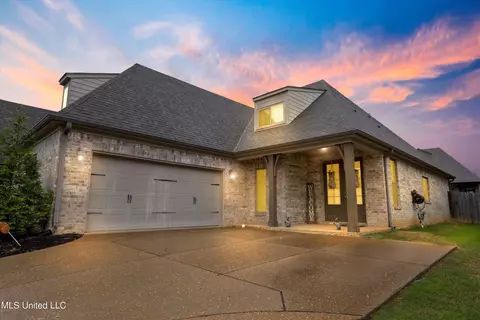 6785 Whooper Swan Dr, Olive Branch, MS 38654