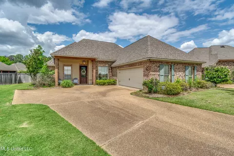 606 Bauxite Cv, Brandon, MS 39047