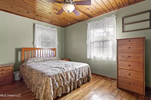 Bedroom - 7524 Frank Griffin Rd, Moss Point, MS 39563 photo 1 of 2