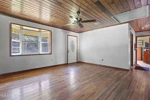 Living - 7524 Frank Griffin Rd, Moss Point, MS 39563 photo 3 of 4