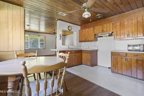 Kitchen - 7524 Frank Griffin Rd, Moss Point, MS 39563 photo 3 of 3