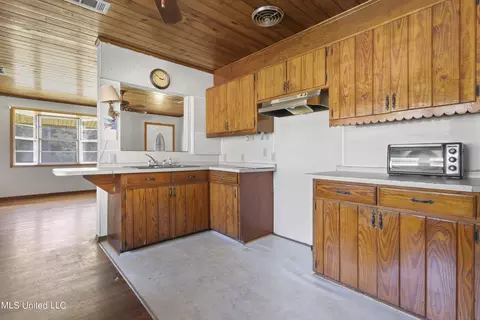 Kitchen - 7524 Frank Griffin Rd, Moss Point, MS 39563 photo 1 of 3