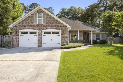 803 Magnolia Bayou Blvd, Ocean Springs, MS 39564