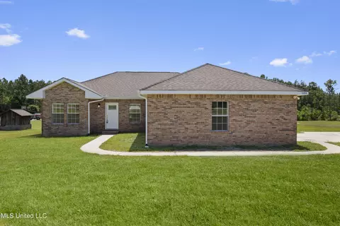 11104 Pinewood Hills Ln, Vancleave, MS 39565