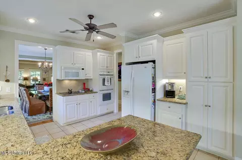 219 E Towne, Brandon, MS 39042 photo 10