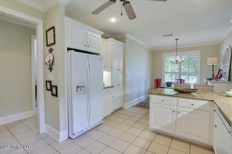219 E Towne, Brandon, MS 39042 photo 12