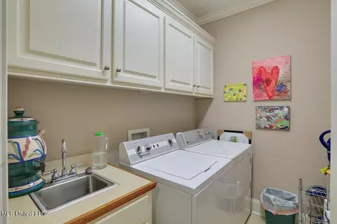 219 E Towne, Brandon, MS 39042 photo 17