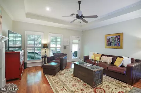 219 E Towne, Brandon, MS 39042 photo 8