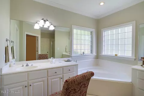 219 E Towne, Brandon, MS 39042 photo 20