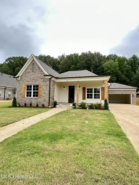1456 Creekside Ln, Hernando, MS 38632
