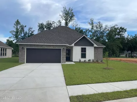 8 Alexandria Grace Dr, Long Beach, MS 39560