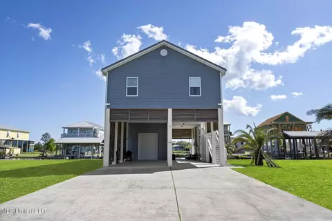 11116 Tahiti St, Bay Saint Louis, MS 39520