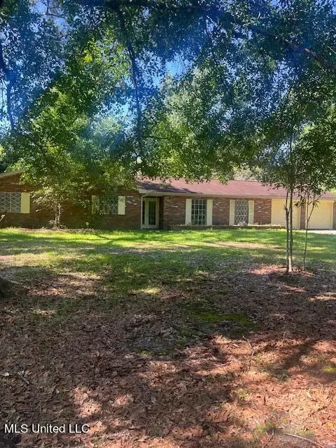 115 Woodmont Dr, Picayune, MS 39466