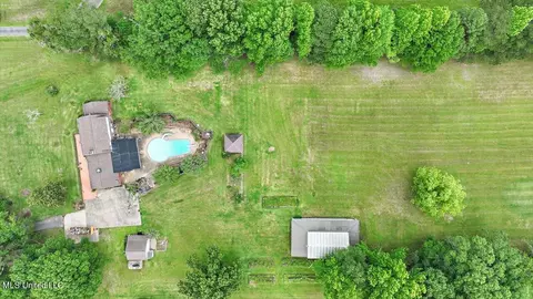 Exterior - 162 Parks Rd, Jackson, MS 39212 photo 14 of 18