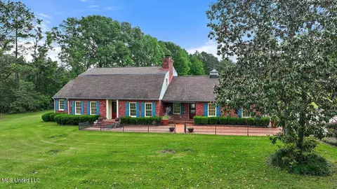 Exterior - 162 Parks Rd, Jackson, MS 39212 photo 13 of 18