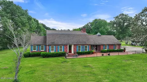 Exterior - 162 Parks Rd, Jackson, MS 39212 photo 12 of 18