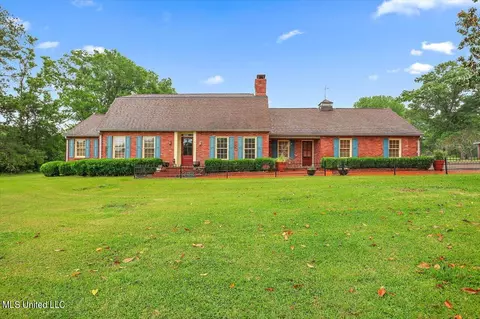 Exterior - 162 Parks Rd, Jackson, MS 39212 photo 3 of 18