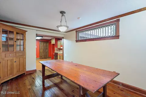 Dining - 162 Parks Rd, Jackson, MS 39212 photo 2 of 3