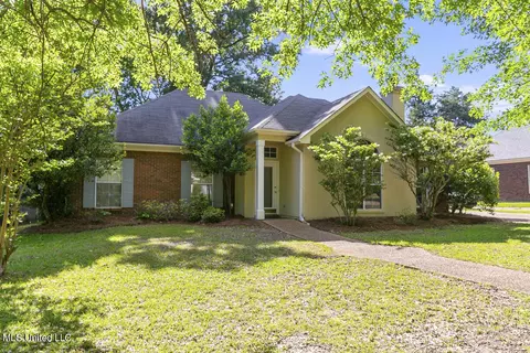 506 Spring Hill Dr, Madison, MS 39110