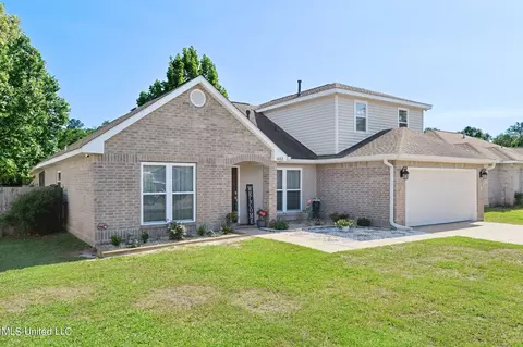 4602 Pinehaven Dr, Ocean Springs, MS 39564